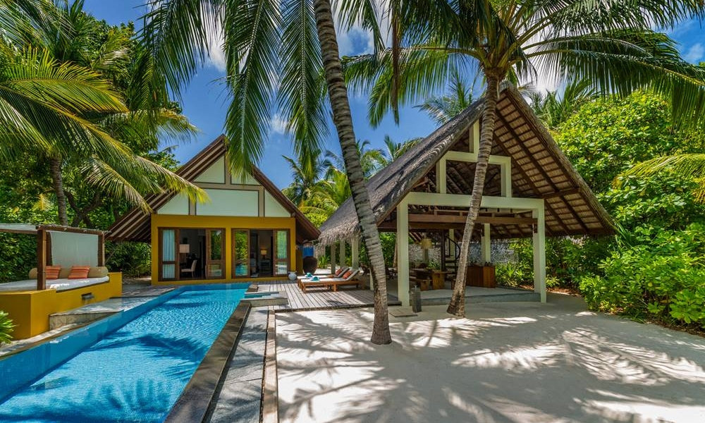 Explore, experience, and eyewitness a different side of the world at Four Seasons Resort, Maldives, at Landaa Giravaru