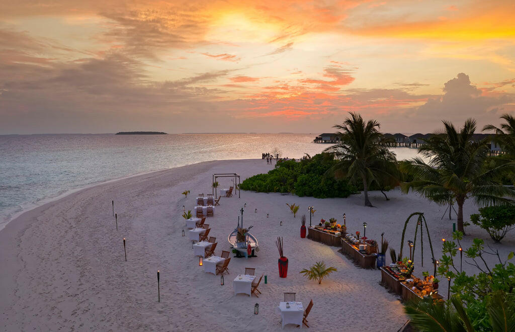 Amari Havodda - 4 nights Reconnect Maldives.