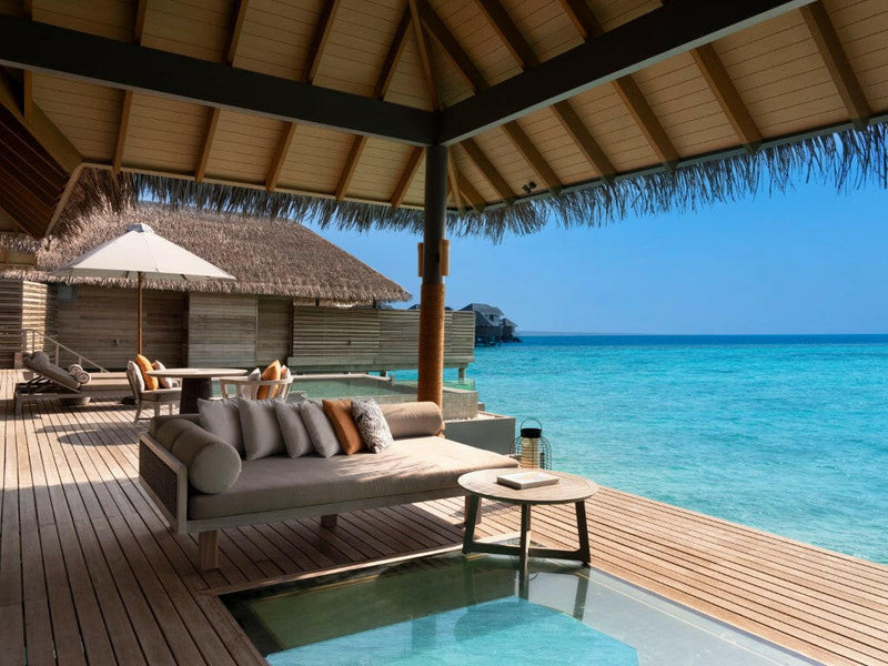 Vakkaru Maldives, Baa Atoll — overwater villa exterior