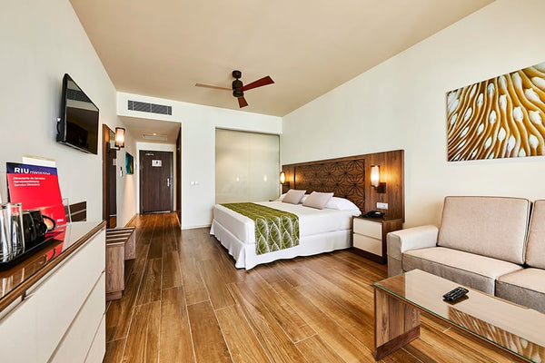 Another view of a Double Standard room at Hotel Riu Atoll.