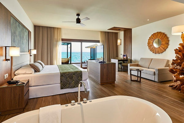 Another view of a Suite with private pool, over the water, at Hotel Riu Palace Maldivas.