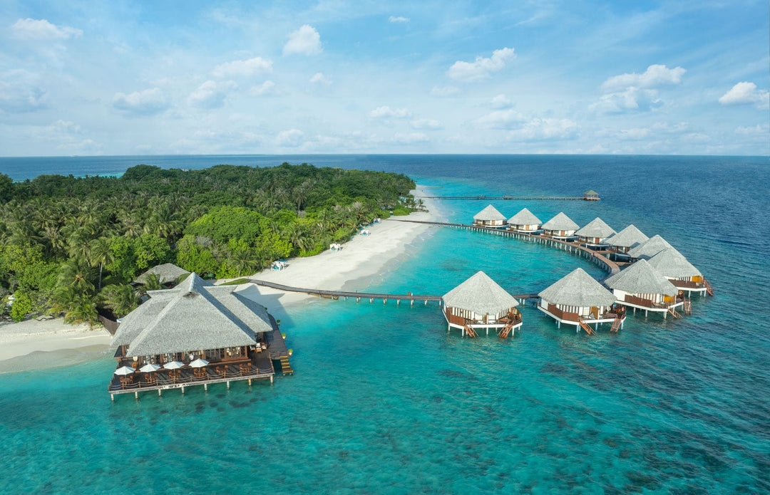 Adaaran Select Meedhupparu, the island and lagoon