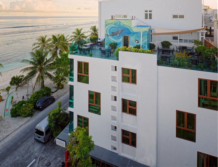 h78 Hulhumalé, North Malé Atoll: the hotel building on the beachfront road