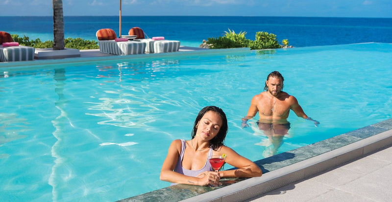OBLU SELECT Lobigili, North Malé Atoll: guests in the infinity pool