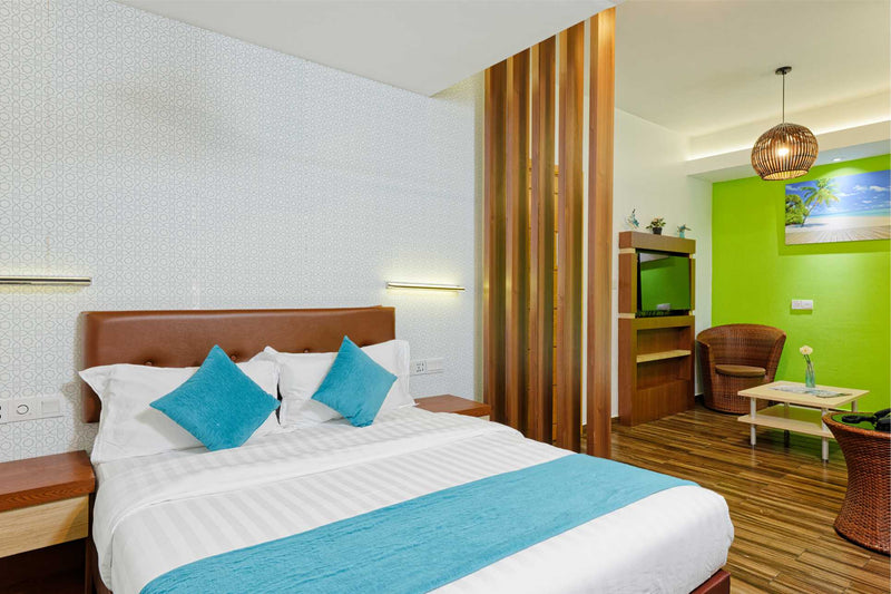 h78 Hulhumalé, North Malé Atoll: Deluxe Suite with its separate lounge