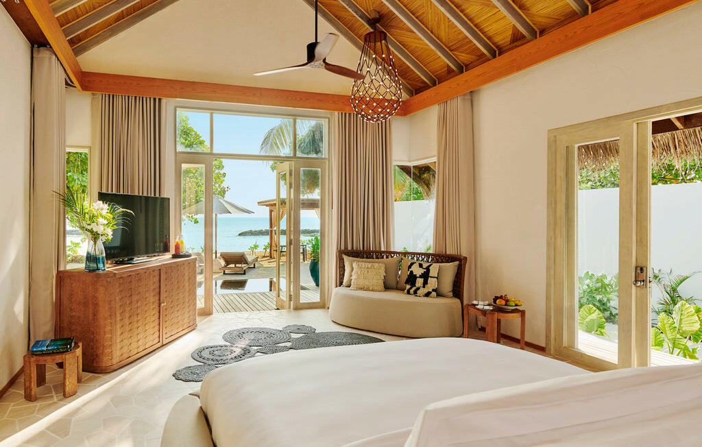 Sirru Fen Fushi Private Lagoon Resort, Shaviyani Atoll — villa private pool
