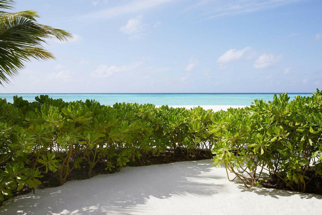 Le Méridien Maldives Resort &amp; Spa, Lhaviyani Atoll — beach villa exterior