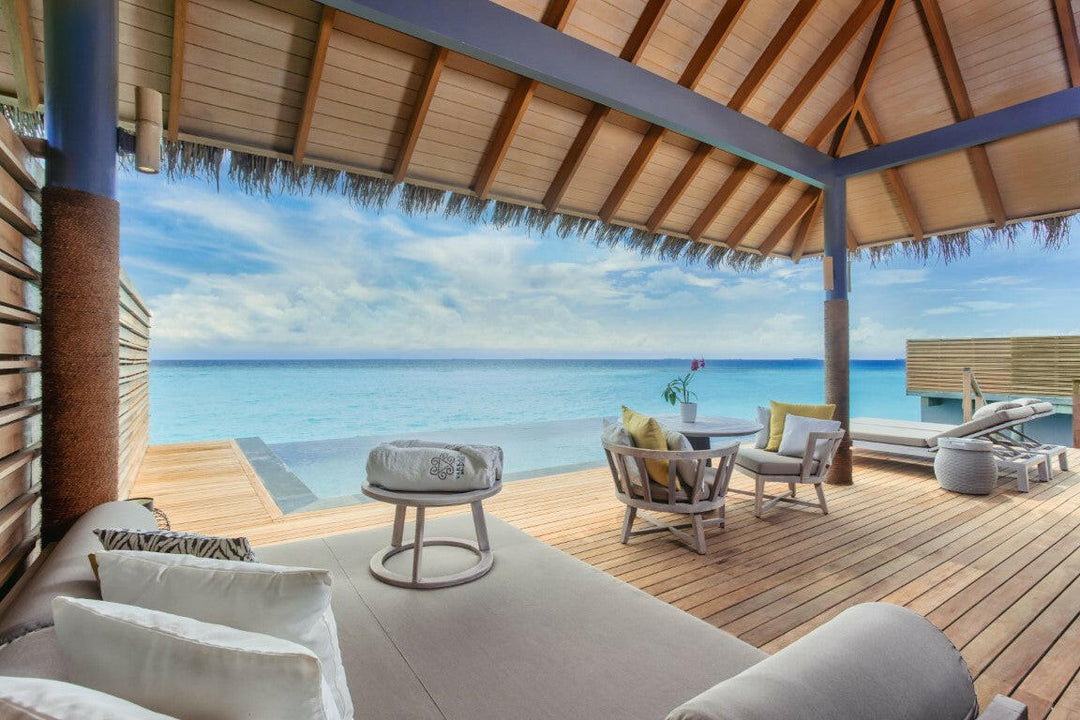 Vakkaru Maldives, Baa Atoll — overwater villa exterior