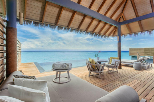 Vakkaru Maldives, Baa Atoll — overwater villa exterior
