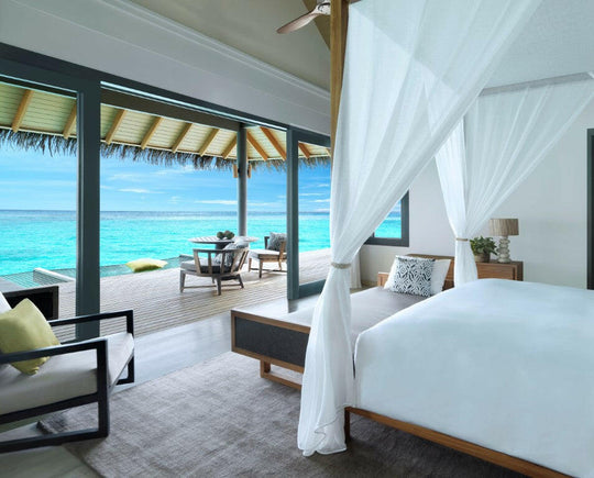 Vakkaru Maldives, Baa Atoll — overwater villa exterior